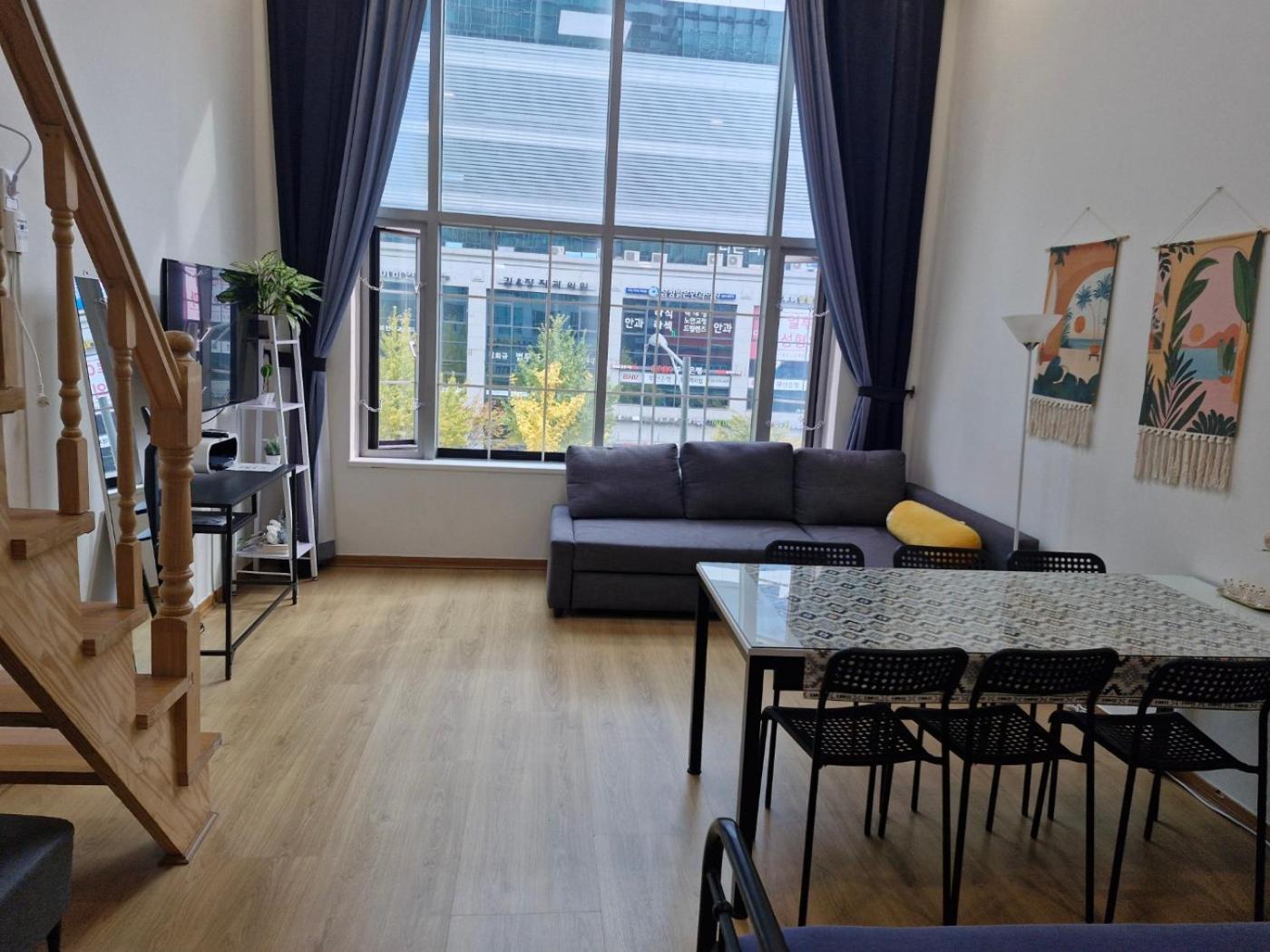 סיאול Hongdae Residence - 1Min From Hongik Uni Station Exit #1 מראה חיצוני תמונה